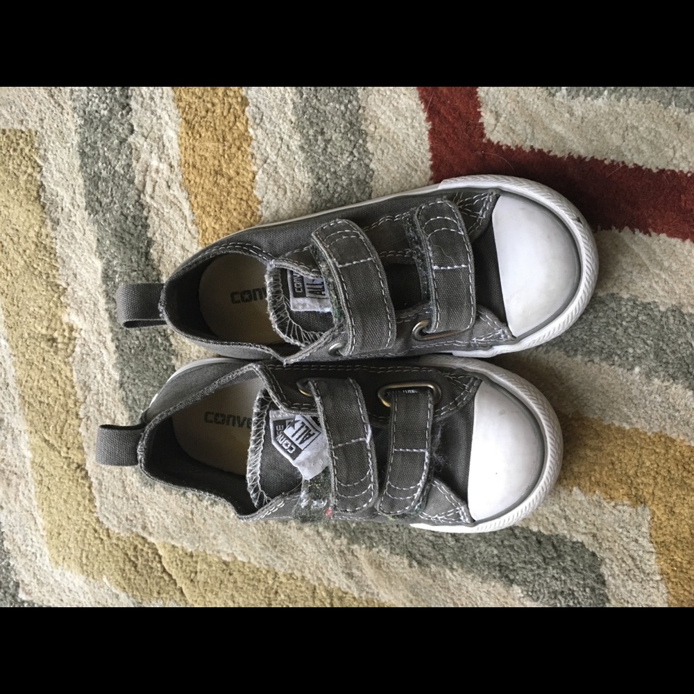Boys converse